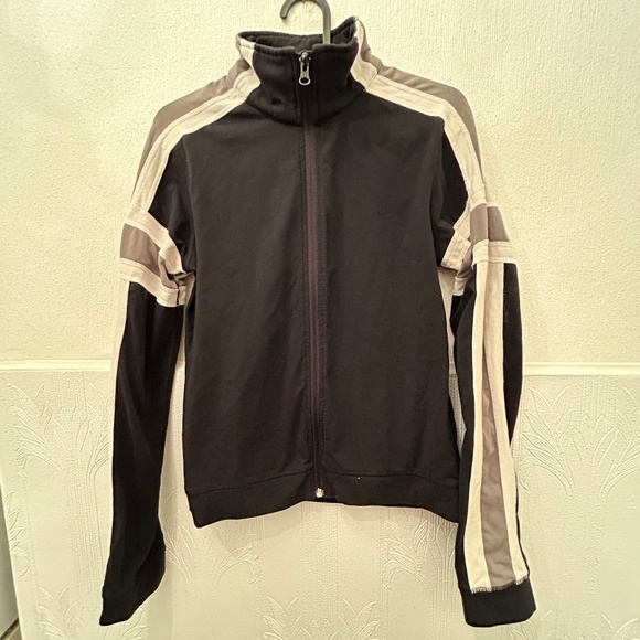 ✨ 2 for $20 ✨ Retro black and grey lululemon define jacket in size 4 - Picture 1 of 3